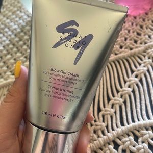 MONAT STUDIO ONE
BLOW OUT CREAM